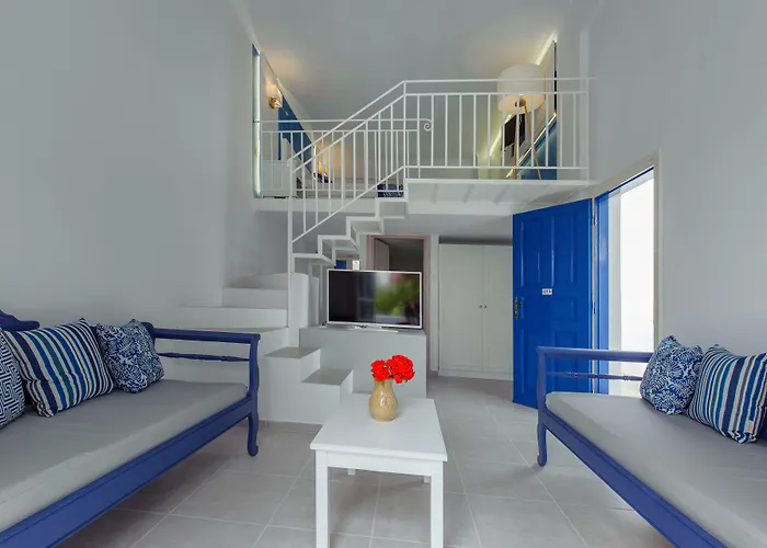 Rivari Santorini Kamári