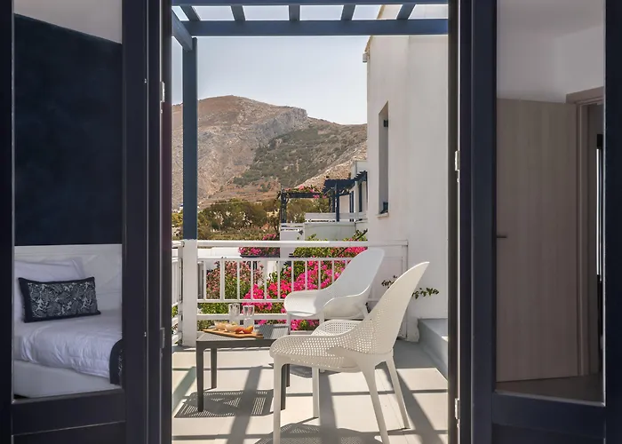 Rivari Santorini Hotel 3*