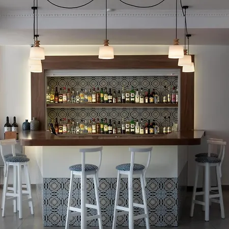 圣托里尼利瓦里酒店