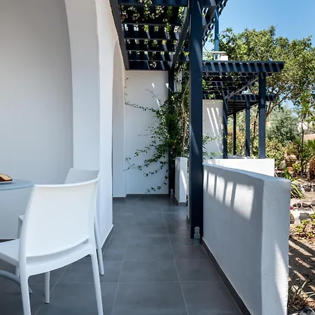 Rivari Santorini 3*