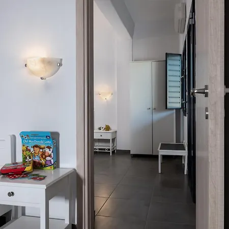 ホテル Rivari Santorini Kamári