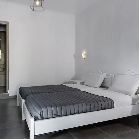 Rivari Santorini Kamári