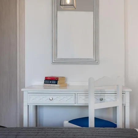 Rivari Santorini 3* Kamári