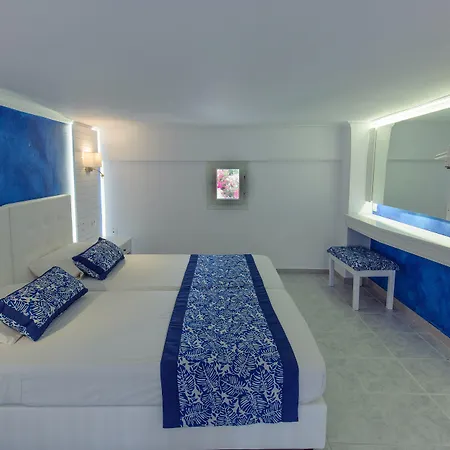 ホテル Rivari Santorini