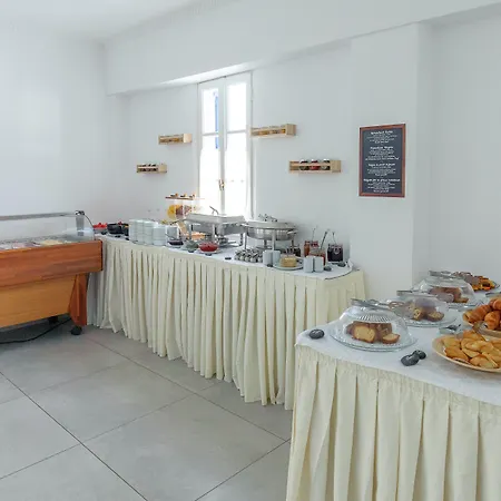 Rivari Santorini Kamári