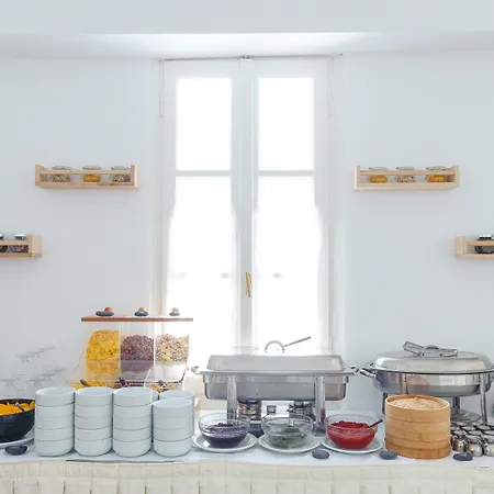 Rivari Santorini Hotel Kamári