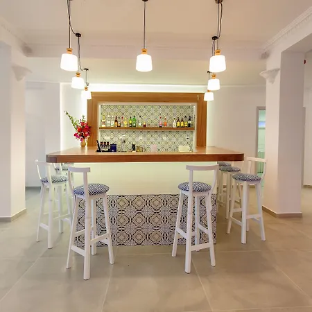 Rivari Santorini