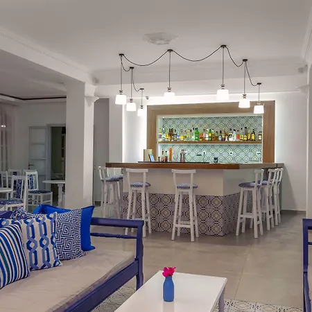 ホテル Rivari Santorini Kamári