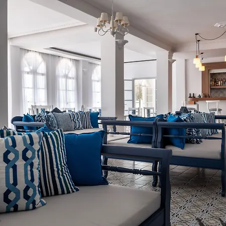 ホテル Rivari Santorini Kamári