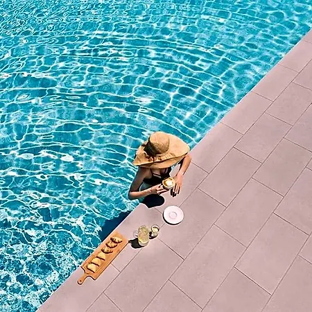 Rivari Santorini