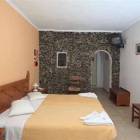 Rivari Santorini 3* Kamári