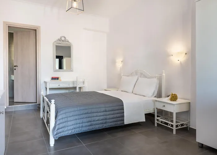 Rivari Santorini Kamari (Santorini)