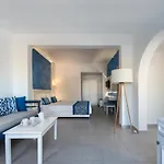 Rivari Santorini