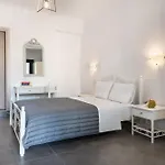 Rivari Santorini Kamári