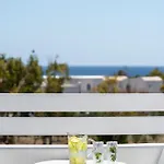 Rivari Santorini Kamári