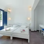 Rivari Santorini Hotel Kamári