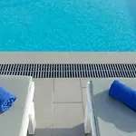 Rivari Santorini Hotel Kamári