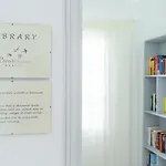Rivari Santorini Kamári