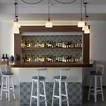 Rivari Santorini