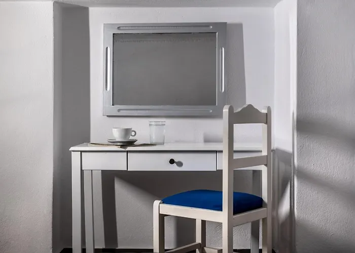 Rivari Santorini Kamári