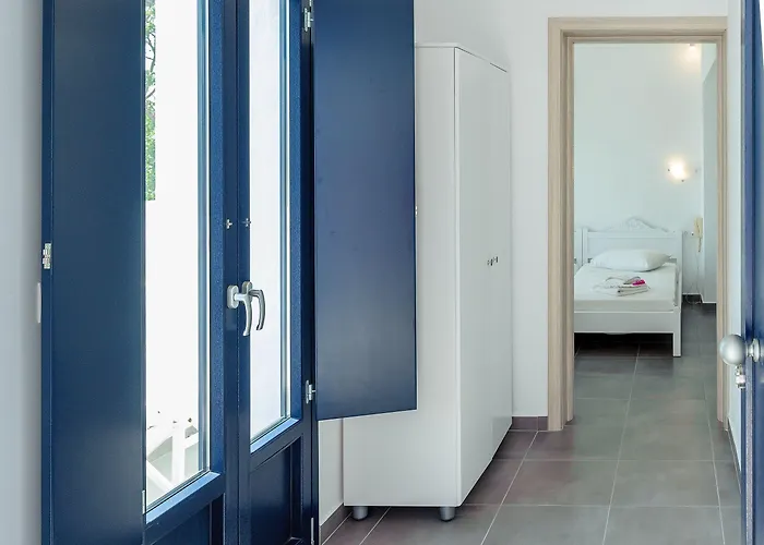 Rivari Santorini Kamári